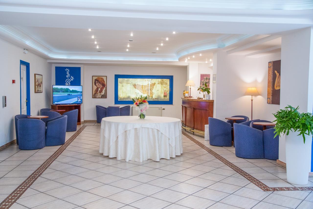 Assinos Palace Hotel Giardini Naxos Exterior foto